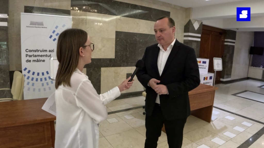 Deputații certați cu legea